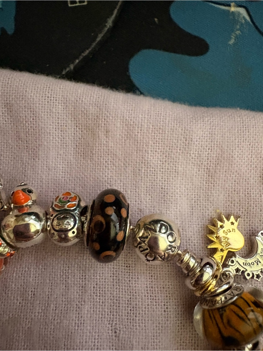 Pandora bangle with orange theme - Picture 7 of 8